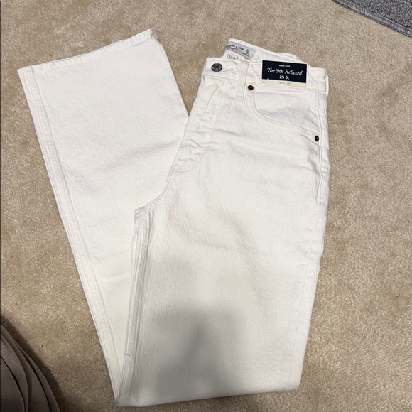 Abercrombie & Fitch Denim - Abercrombie & Fitch Women's High Rise White Jeans